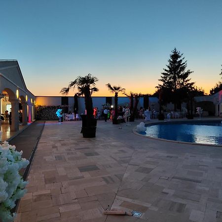 Hotel Rodiv Găeşti Exterior foto